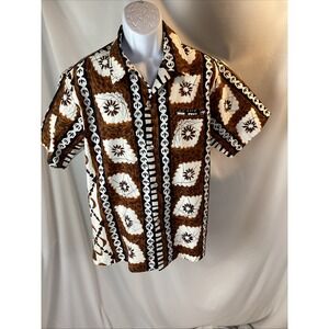 Shoreline Hawaii Men's‎ Button-Up Shirt with Hawaiian Islands Print SZ 42" Chest